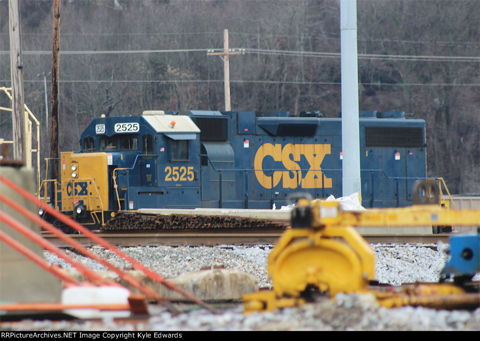CSX GP38-2 #2525